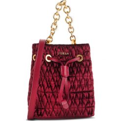 Torebka FURLA - Stacy Cometa 994269 B BUO2 N17 Rosso. Czerwone torebki klasyczne damskie Furla, bez wzorów, ze skóry, klasyczne, bez dodatków. W wyprzedaży za 679,00 zł.