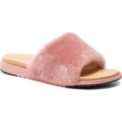 Klapki EMU AUSTRALIA - Robe W11801 Dusty Pink. Różowe klapki damskie EMU Australia, bez wzorów, ze skóry, bez obcasa. W wyprzedaży za 239,00 zł.