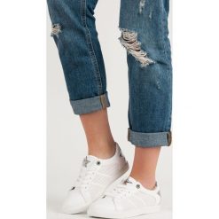 NISKIE OBUWIE SPORTOWE. Czarne buty sportowe damskie Merg, bez wzorów, bez zapięcia. Za 41,00 zł.