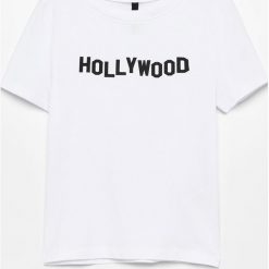 Dopasowany t-shirt z napisem Hollywood - Biały. Białe t-shirty damskie Sinsay, s, z napisami, bez kołnierzyka. Za 19,99 zł.