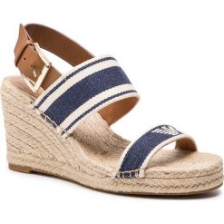 Espadryle EMPORIO ARMANI - X3S024 XL850 N809 White/Navy/Tan. Białe espadryle damskie Emporio Armani, bez wzorów, ze skóry, bez obcasa, na obcasie. W wyprzedaży za 499,00 zł.