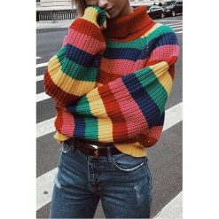 Sweter damski PIPIE. Bluzy damskie Sweter damski PIPIE, uniwersalny, w paski. W wyprzedaży za 69,00 zł.