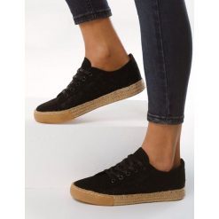 Czarne Trampki Pause. Czarne espadryle damskie Born2be, bez wzorów, z koronki, bez obcasa, na płaskiej podeszwie. Za 59,99 zł.