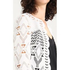 Ted Baker DALMY BELL SLEEVE JACKET Kardigan white. Białe kardigany damskie marki Ted Baker, z poliesteru. W wyprzedaży za 685,30 zł.