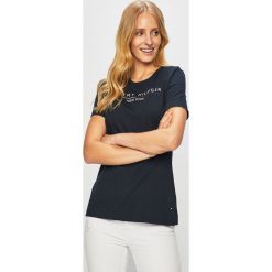 Tommy Hilfiger - Top. Szare bluzki damskie TOMMY HILFIGER, s, z nadrukiem, z bawełny, z okrągłym kołnierzem. W wyprzedaży za 129,90 zł.