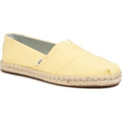 Espadryle TOMS - Classic 10015045 Plant Dyed Yellow Canvas/Rope. Żółte espadryle damskie Toms, bez wzorów, z tworzywa sztucznego, bez obcasa, na płaskiej podeszwie. Za 249,00 zł.