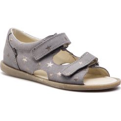 Sandały MRUGAŁA - Flo 1305/9-88 Grey Stars. Szare sandały dziewczęce Mrugała, ze skóry, bez zapięcia. W wyprzedaży za 179,00 zł.