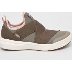 Vans - Buty. Buty sportowe damskie Vans, bez wzorów, z materiału, sportowe. W wyprzedaży za 239,90 zł.
