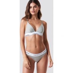 Calvin Klein Stringi Modern Cotton - Grey. Szare stringi damskie marki Calvin Klein, s, bez wzorów, z elastanu. Za 80,95 zł.