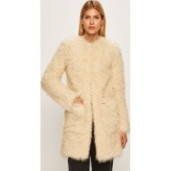 Pepe Jeans - Płaszcz Lisa. Białe kurtki damskie s, z haftami, z poliesteru. W wyprzedaży za 699,90 zł.