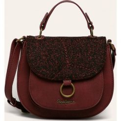 Pepe Jeans - Torebka Claire. Brązowe listonoszki damskie Pepe Jeans, w paski, z poliesteru, na ramię, małe, bez dodatków. W wyprzedaży za 179,90 zł.