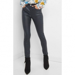 Woskowane spodnie skinny. Niebieskie rurki damskie Orsay, z denimu. Za 79,99 zł.