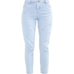 Dorothy Perkins FLORAL GEM EMBELLISHED Jeansy Slim Fit light wash. Niebieskie rurki damskie Dorothy Perkins. Za 219,00 zł.