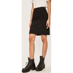 Answear - Spódnica. Czarne spódniczki damskie ANSWEAR, na co dzień, s, bez wzorów, z bawełny, casualowe, mini, ołówkowe. W wyprzedaży za 49,90 zł.