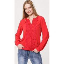 Czerwona Koszula Undelight. Czerwone koszule damskie marki Born2be, na imprezę, s, bez wzorów, z okrągłym kołnierzem, z długim rękawem. Za 59,99 zł.