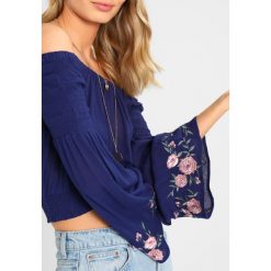 Bluzki damskie: NAKD DEBIFLUE EMBROIDERED OFFSHOULDER TOP Bluzka blue