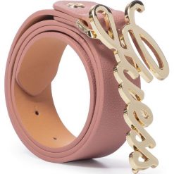Pasek damski Guess Digital (Vg) BW7268 VIN35. Różowe paski damskie Guess, w paski. W wyprzedaży za 169,00 zł.