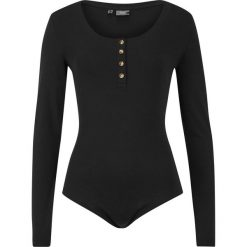 Body z plisą guzikową bonprix czarny. Czarne koszulki damskie bonprix, bez wzorów, bez kołnierzyka, bez rękawów. Za 37,99 zł.