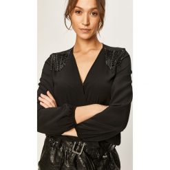 Liu Jo - Bluzka. Bluzki damskie Liu Jo, z aplikacjami, z poliesteru, z włoskim kołnierzykiem, z długim rękawem. Za 699,90 zł.