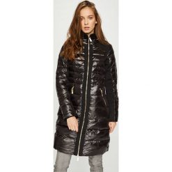 Guess Jeans - Kurtka puchowa Hama. Czarne kurtki damskie Guess Jeans, s, z aplikacjami, z elastanu, długie, bez kaptura. W wyprzedaży za 899,90 zł.