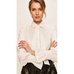 Liu Jo - Koszula. Białe bluzki damskie Liu Jo, bez wzorów, z elastanu, eleganckie, z włoskim kołnierzykiem, z długim rękawem. Za 679,90 zł.