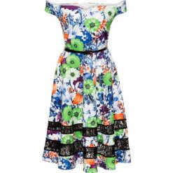 Sukienka w kwiaty bonprix zielono-biały. Białe sukienki hiszpanki bonprix, w kwiaty, z koronki, z kołnierzem typu carmen. Za 89,99 zł.