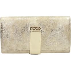 TOREBKA NOBO - NBAG-C4480-C015 - beżowy - Wieczorowa. Brązowe torebki klasyczne damskie Nobo, bez wzorów, wizytowe, bez dodatków. W wyprzedaży za 71,60 zł.