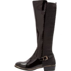 Dorothy Perkins TINA Kozaki black. Czarne buty zimowe damskie Dorothy Perkins, z materiału. W wyprzedaży za 147,95 zł.