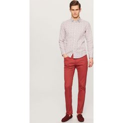 Wzorzysta koszula slim fit - Bordowy. Czerwone koszule męskie slim marki Reserved, s. Za 119,99 zł.