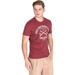 Tom Tailor Koszulka Czerwony. Czerwone podkoszulki męskie Tom Tailor, xl, z nadrukiem, z bawełny, z krótkim rękawem. Za 66,95 zł.