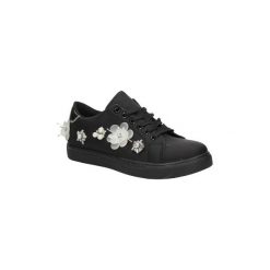 Buty Casu Trampki z ozdobami AB-188. Czarne trampki i tenisówki damskie marki Casu, bez wzorów, bez zapięcia. Za 49,99 zł.