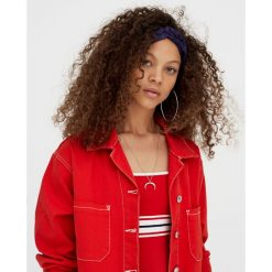Krótka rozkloszowana sukienka z pasami. Szare sukienki mini marki Pull&Bear. Za 34,90 zł.