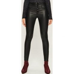 Spodnie skinny high waist - Czarny. Czarne rurki damskie Sinsay, z podwyższonym stanem. Za 79,99 zł.