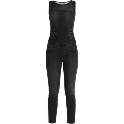 Liu Jo Jeans SALOPETTE NEW RAMPY Kombinezon denim black. Czarne kombinezony damskie marki Liu Jo Jeans, bez wzorów, z elastanu, bez kołnierzyka, bez rękawów. Za 949,00 zł.