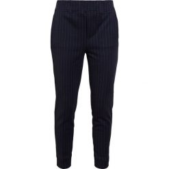 Polo Ralph Lauren Spodnie treningowe aviator navy. Niebieskie spodnie sportowe damskie Polo Ralph Lauren, z bawełny. W wyprzedaży za 503,40 zł.