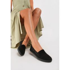 Czarne Tenisówki Astemea. Czarne trampki i tenisówki damskie Renee, bez wzorów, bez zapięcia. W wyprzedaży za 39,99 zł.