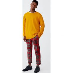 Sweter basic z okrągłym dekoltem. Szare swetry męskie Pull&Bear, m, bez wzorów, z okrągłym kołnierzem, bez kaptura. Za 69,90 zł.