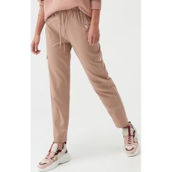 Spodnie chino z suwakami - Beżowy. Brązowe spodnie damskie Sinsay, s, bez wzorów. Za 59,99 zł.