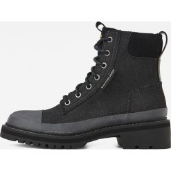 G-Star Raw - Workery. Czarne workery damskie z materiału, retro, z okrągłym noskiem, na sznurówki. W wyprzedaży za 499,90 zł.