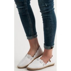 BIAŁE ESPADRYLE VICES. Białe baleriny damskie vices, bez wzorów, bez obcasa. Za 102,90 zł.