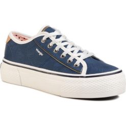 Tenisówki WRANGLER - Juno WL01640A Navy 016. Niebieskie półbuty damskie Wrangler, na co dzień, bez wzorów, z gumy, bez obcasa, bez zapięcia. W wyprzedaży za 169,00 zł.