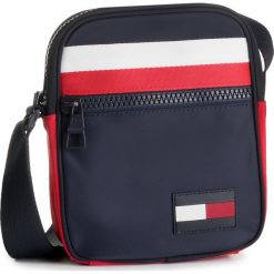 Saszetka TOMMY HILFIGER - Sport Mix Mini Reporter Corp AM0AM04776 902. Niebieskie torby męskie skórzane TOMMY HILFIGER, bez wzorów, z materiału, młodzieżowe. W wyprzedaży za 189,00 zł.