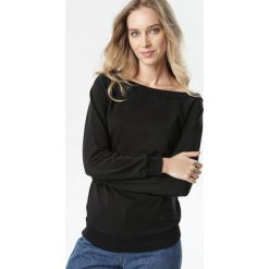 Czarna Bluza Bessie. Czarne bluzy damskie Born2be, xl, bez wzorów, z dzianiny, z długim rękawem, długie, bez kaptura. Za 69,99 zł.