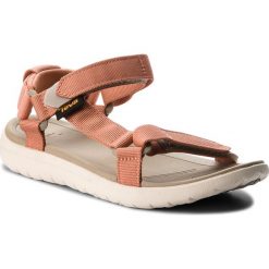 Sandały TEVA - Sanborn Universal 1015160 Coral Sand. Różowe klapki damskie Teva, bez wzorów, z tworzywa sztucznego, sportowe, bez obcasa, bez zapięcia, outdoorowe. W wyprzedaży za 189,00 zł.