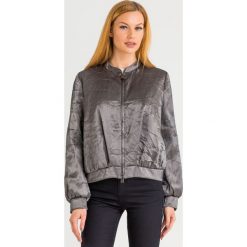 BOMBERKA emporio armani. Kurtki damskie Emporio Armani, bez wzorów. W wyprzedaży za 1853,40 zł.