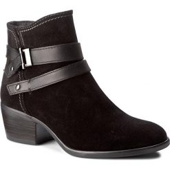 Botki TAMARIS - 1-25010-29 Black Uni 007. Czarne botki damskie skórzane marki Tamaris, na obcasie. W wyprzedaży za 199,00 zł.