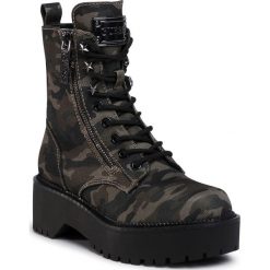 Trapery GUESS - Tayte FL7TAE FAP10 CAMO. Zielone trapery damskie Guess, ze skóry ekologicznej, bez obcasa, bez zapięcia. Za 749,00 zł.