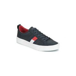 Buty Tommy Hilfiger LEON 5. Niebieskie trampki męskie TOMMY HILFIGER, bez wzorów, bez zapięcia. Za 300,30 zł.