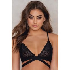 Biustonosze bardotka: NA-KD Lingerie Koronkowy biustonosz z ozdobnymi paseczkami – Black
