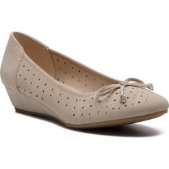 Półbuty CLARA BARSON W17SS521-13. Półbuty damskie Clara Barson, bez wzorów, ze skóry ekologicznej, bez obcasa, bez zapięcia. Za 79,99 zł.